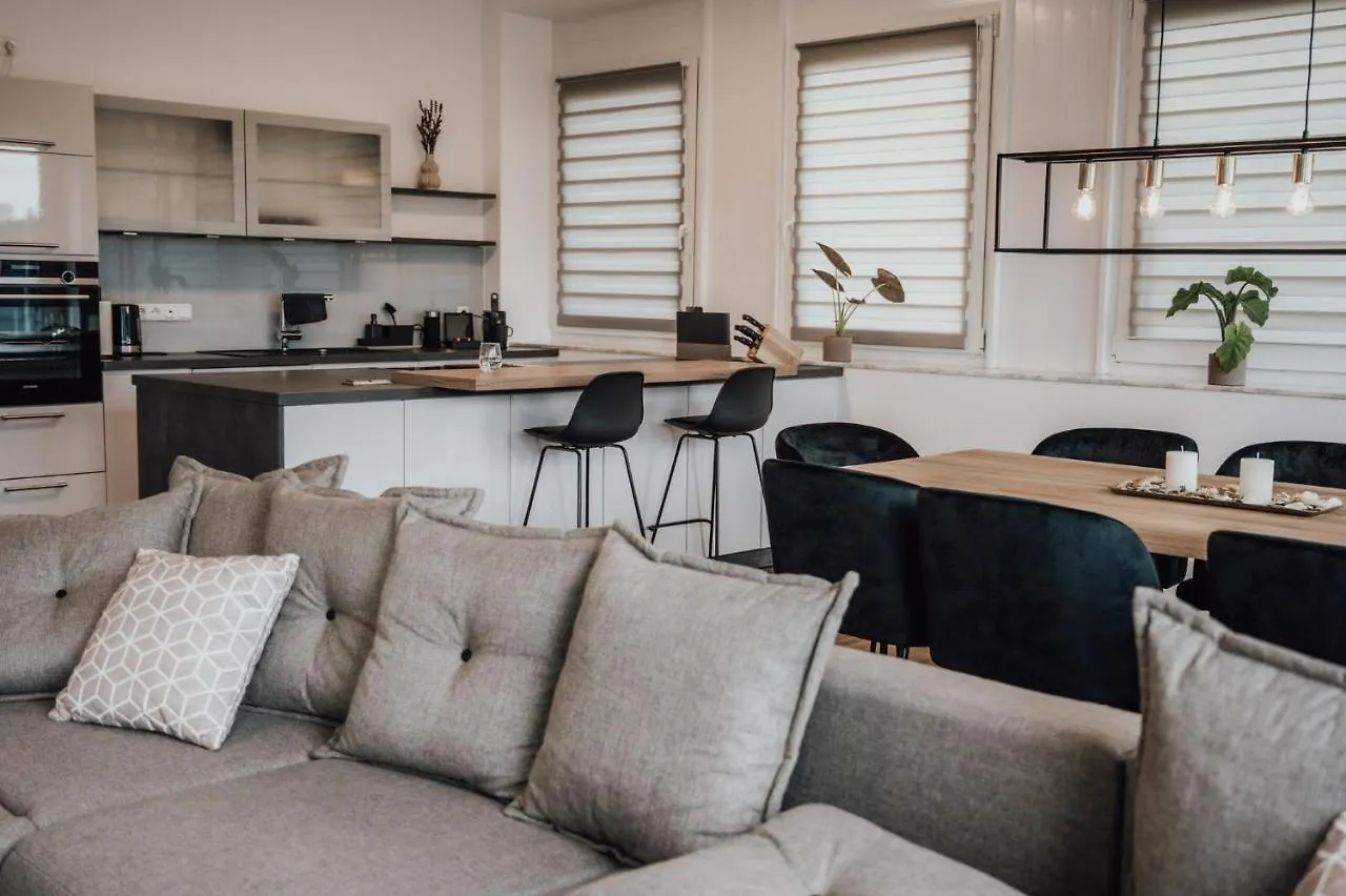 Jama - Modern&Bright, Terrasse, Freies Parken, Wlan, Grosse Gruppen #1 Apartment Wurzburg
