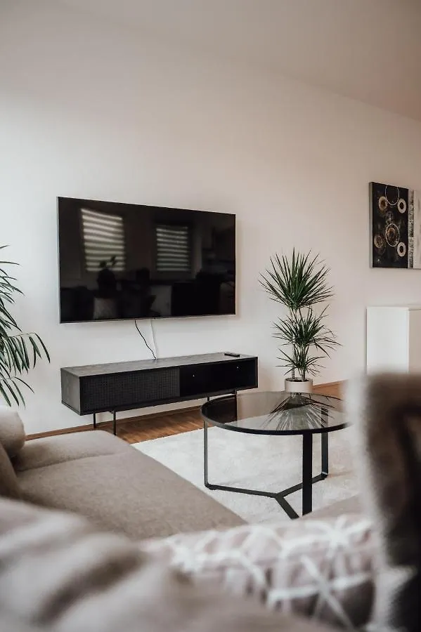 Jama - Modern&Bright, Terrasse, Freies Parken, Wlan, Grosse Gruppen #1 Apartment Wurzburg